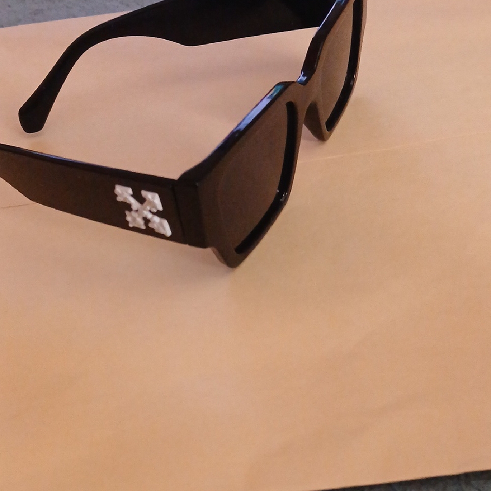 Off-White Black Square Sunglasses